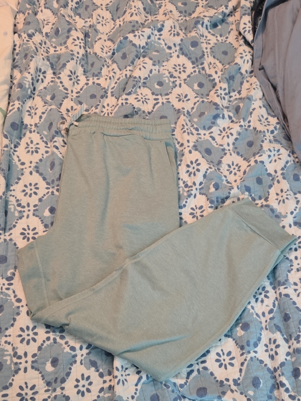 Vuori Halo Mint Green Performance Joggers